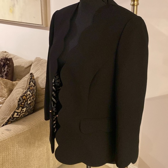 Ted Baker Black Scalloped Blazer size 4 - Picture 12 of 12